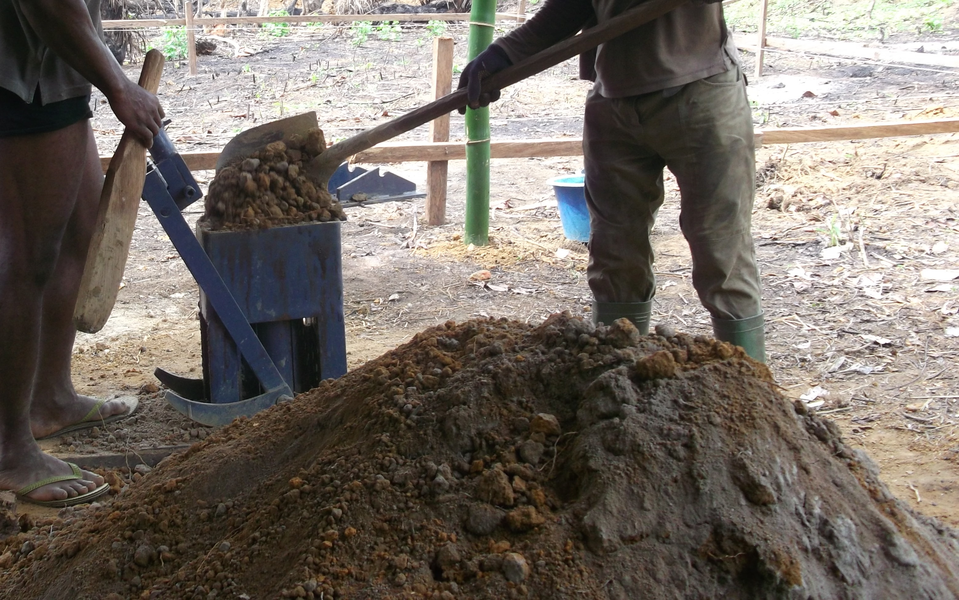 Comment fabrique t-on les briques ? | Comment fabrique t-on un parpaing ?